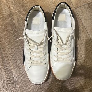 Dolce Vita Sneakers
